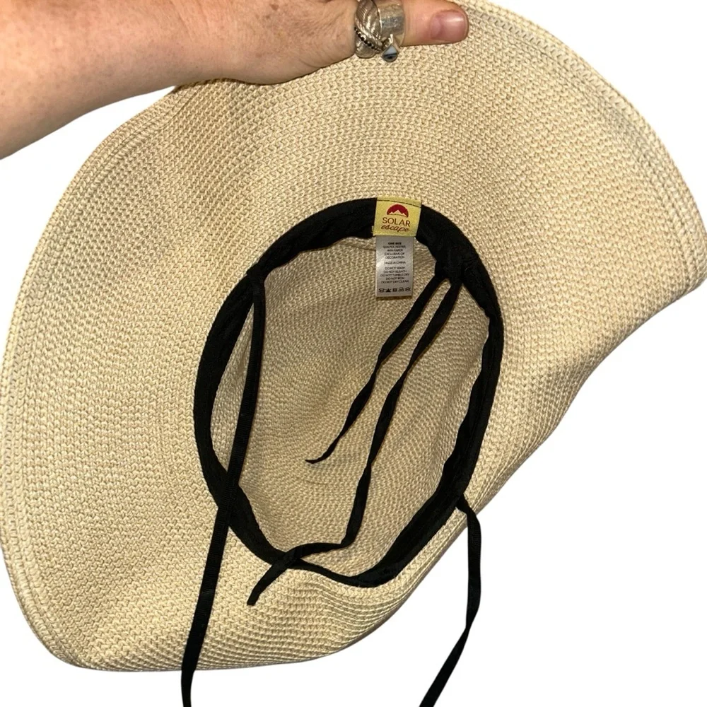 Chic solar Escape straw neck tie cream and Black Wide-Brimmed Hat